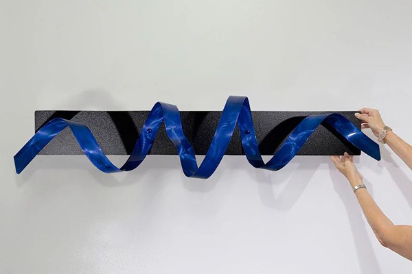 Blue Stainless Steel Ribbon Wall Sculpture – Custom Twisted Strip Art for Modern Interiors